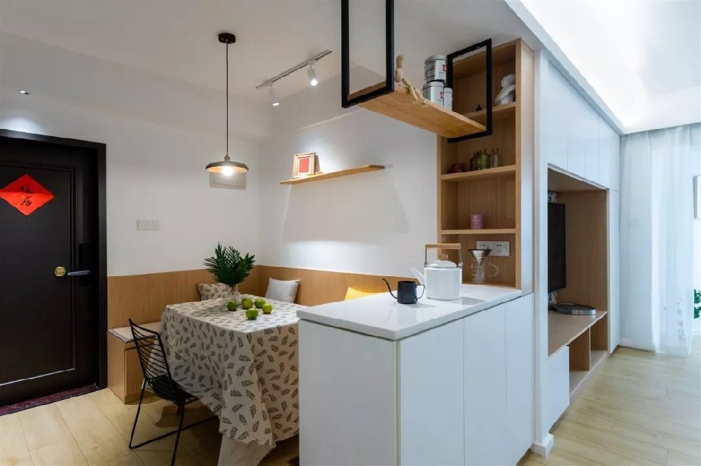 78㎡簡約原木風兩居室，全屋定製收納，電視（shì）櫃、吧台、卡座、榻榻米超讚